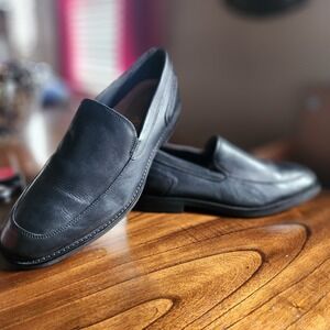 Mens CLARKS Unstructured leather loafers.  Black dress shoes. Size 11.